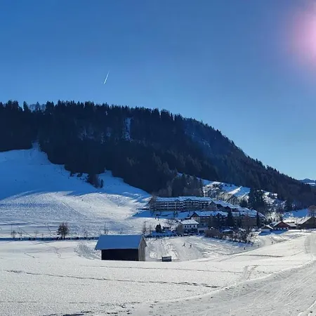 Alpenflair Im Oberallgaeu- Pool- Sauna- Bikepark- Skilift- Loipe- Wanderwege- Stilvoll Und Kinderfreundlich